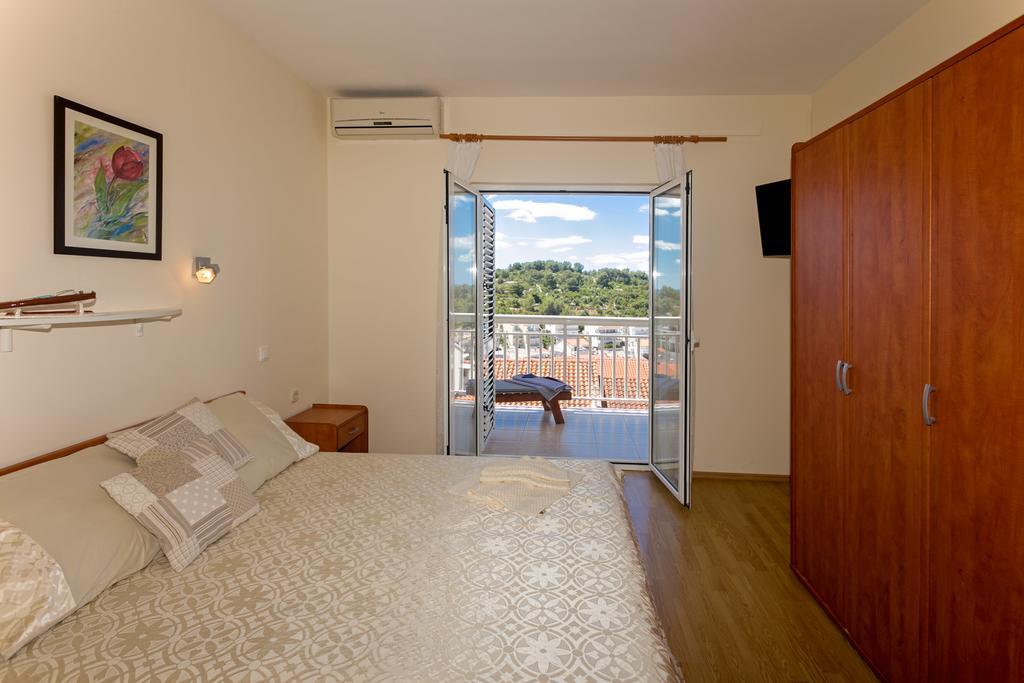 Vucic Apartments ฮวาร์ ภายนอก รูปภาพ