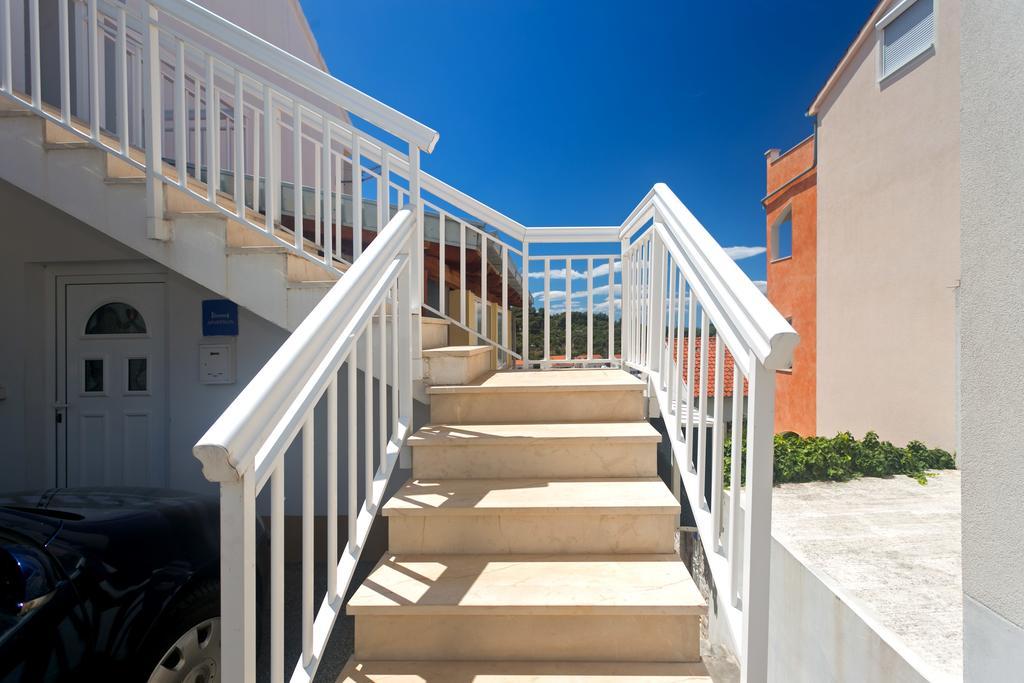 Vucic Apartments ฮวาร์ ภายนอก รูปภาพ